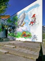 L\'ingresso della sede del CAI a Tolmezzo.